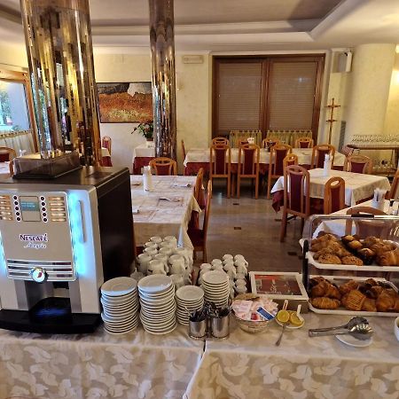 Hotel Ai Sette Nani ซิสเตียนา ภายนอก รูปภาพ