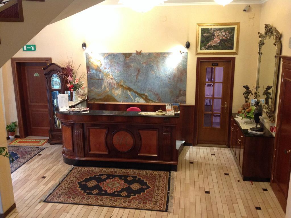 Hotel Ai Sette Nani ซิสเตียนา ภายนอก รูปภาพ