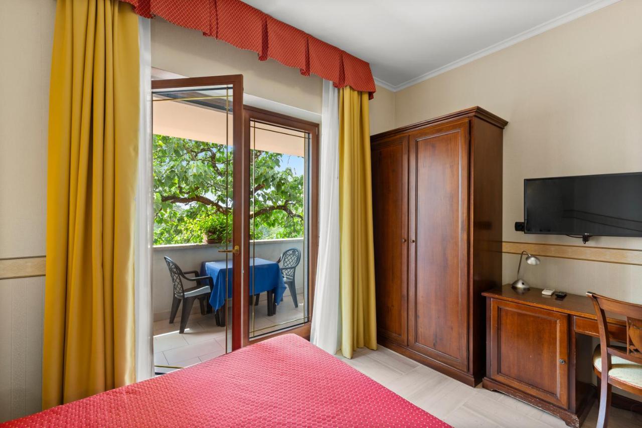 Hotel Ai Sette Nani ซิสเตียนา ภายนอก รูปภาพ