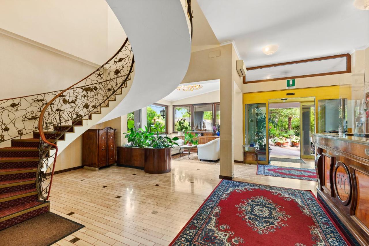 Hotel Ai Sette Nani ซิสเตียนา ภายนอก รูปภาพ