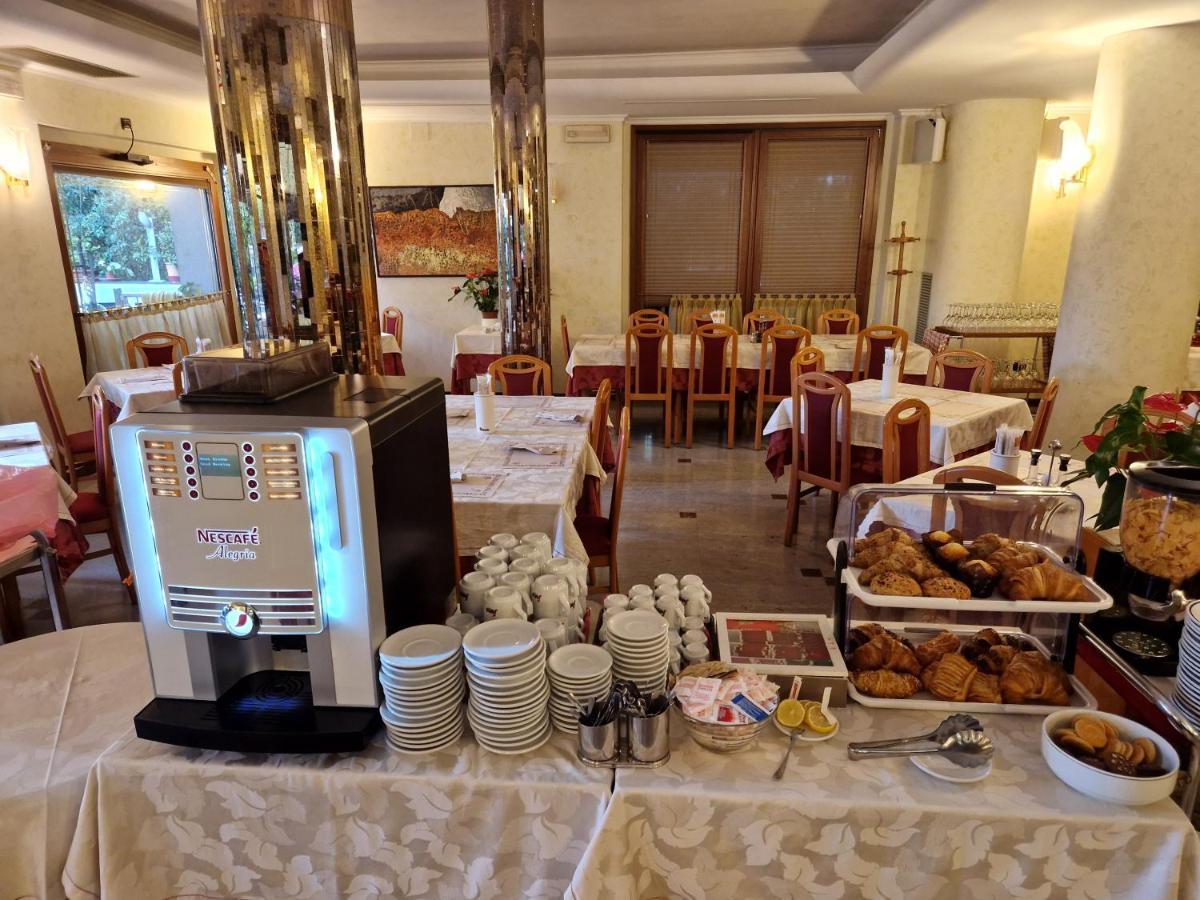 Hotel Ai Sette Nani ซิสเตียนา ภายนอก รูปภาพ