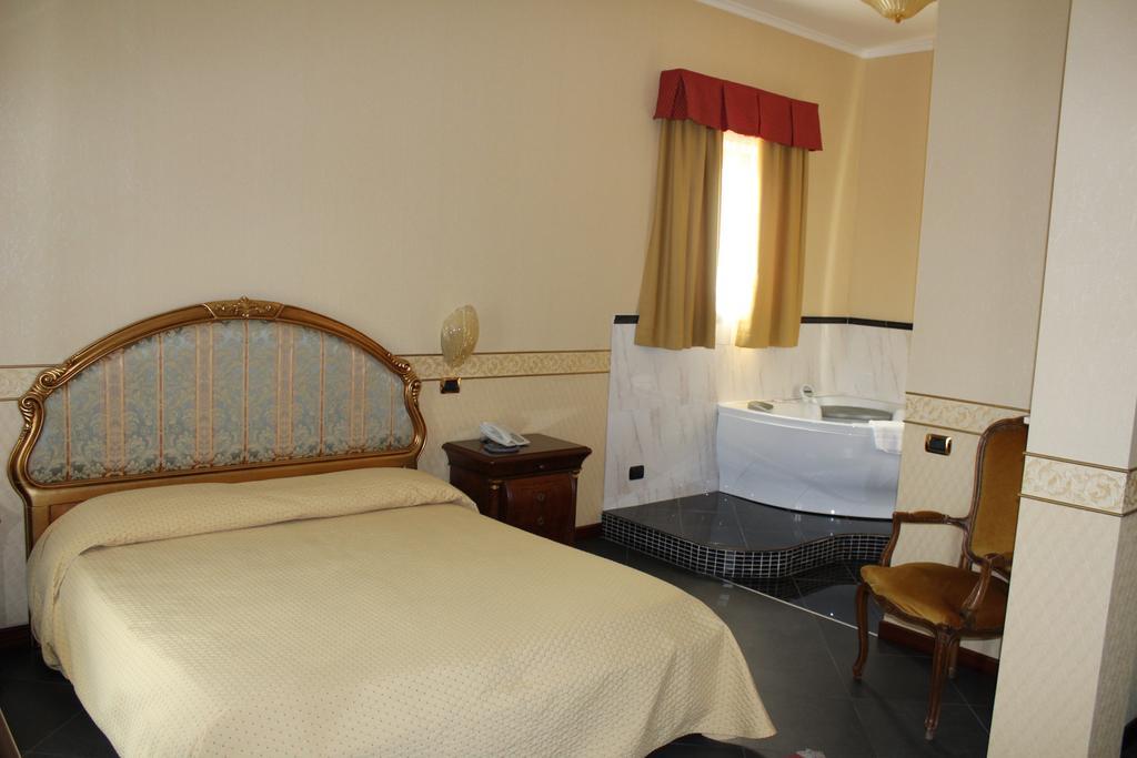 Hotel Ai Sette Nani ซิสเตียนา ภายนอก รูปภาพ